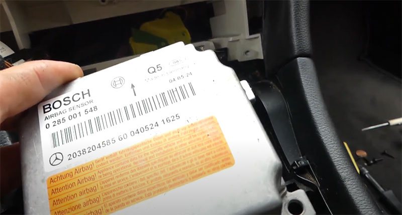 Remove the Faulty SRS-ECU to fix b1616 mercedes