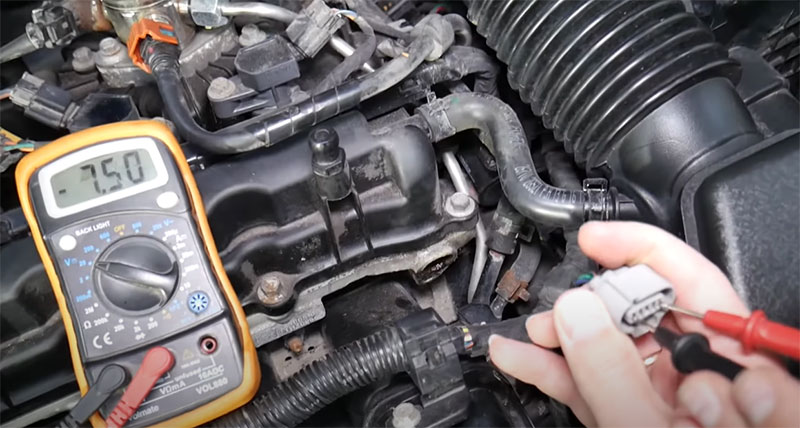 Test the Camshaft Position Sensors to diagnosis p0016 audi fault code