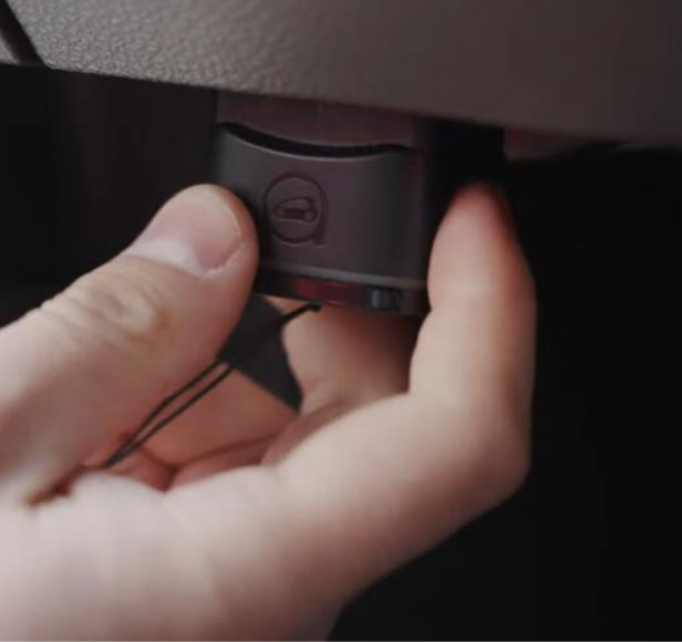 audi dynamic turn signal coding step: Connect OBDeleven to Your Car