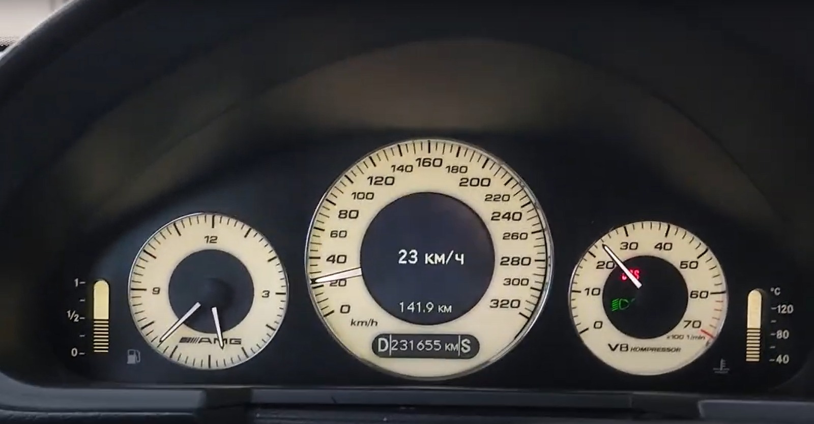 Mercedes instrument cluster 2