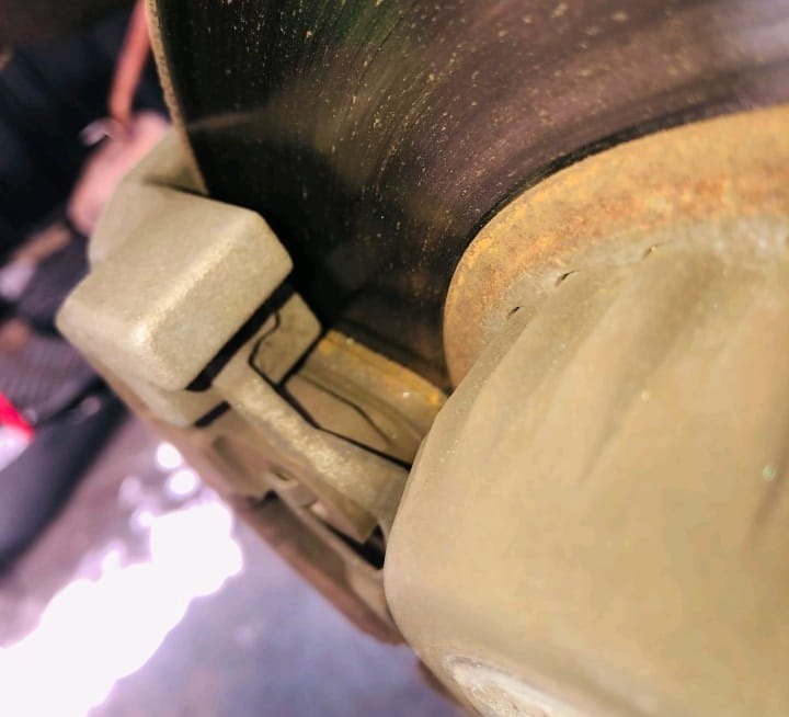 Check brake pad wear Mercedes 4