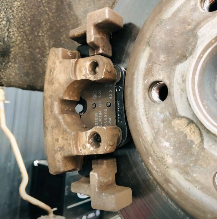 Check brake pad wear Mercedes 9