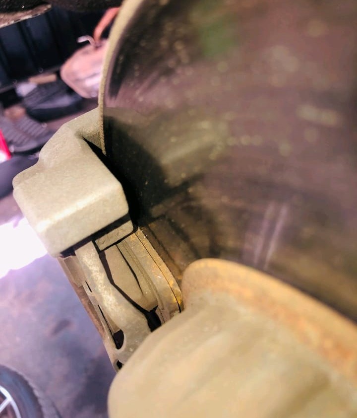 Check brake pad wear Mercedes​ 3