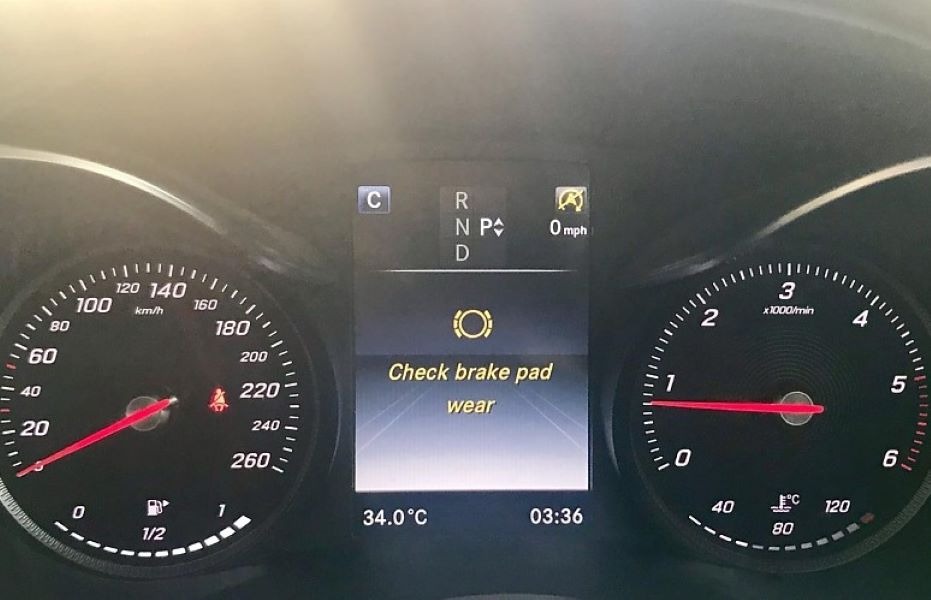 Check brake pad wear Mercedes​